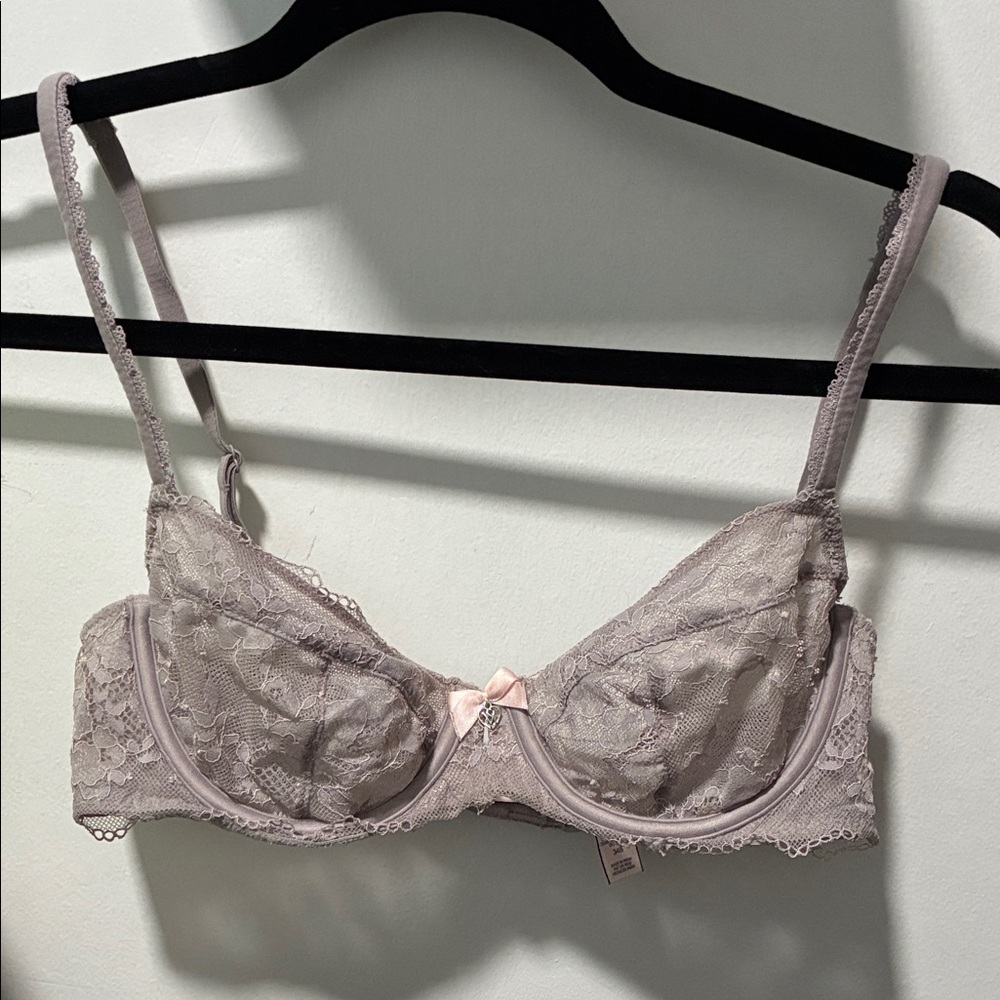 VS—Body By Victoria—Lace Underwire Bra - Light Gray